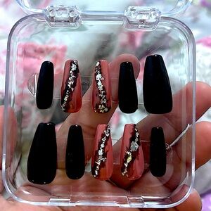 Handmade nails set comes with application kit in any size